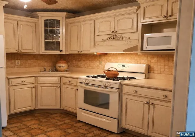 Photo 3 of Condo for sale at 643 Plum Ter, Mahwah, NJ 07430 | MLS# 26018167 | Listing updated on 2026-09-02