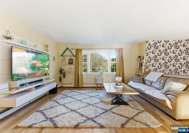 4th image of 29 Albertine Pl, Oak Ridge, NJ 07438 | MLS# 26018168