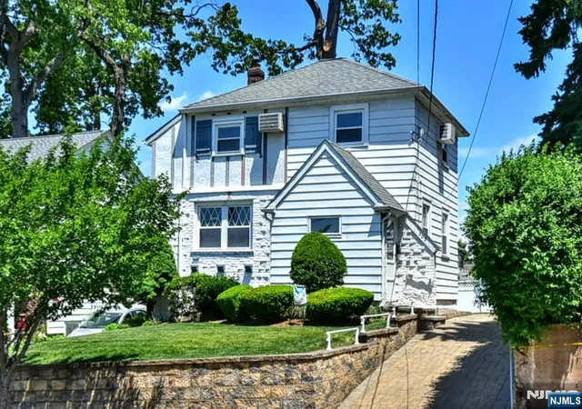 Homes for sale in Wood Ridge, NJ | 303 Marlboro Rd, Wood Ridge, NJ 07075 | MLS# 26018219