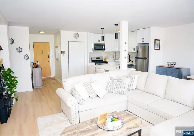 4th image of 276 Prospect St #5E, East Orange, NJ 07017 | MLS# 26018266