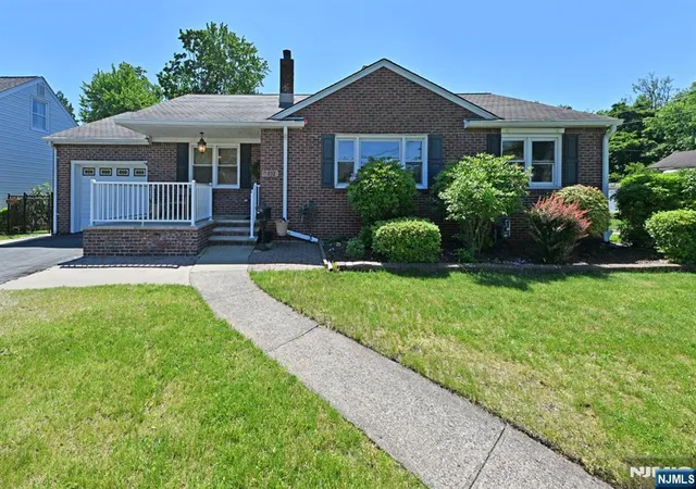 Homes for sale in Maywood, NJ | 332 Golf Ave, Maywood, NJ 07607 | MLS# 26018282