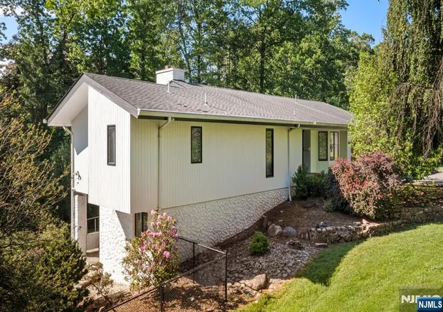 Photo 1 of Sale Pending at 165 Hoover Dr, Cresskill, NJ 07626 | MLS# 26018303 | Listing updated on 2026-09-01