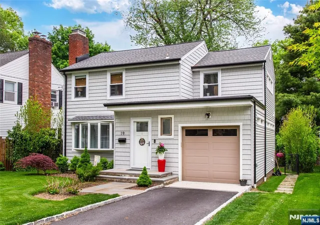 Photo 23 of Sale Pending at 19 Plymouth Pl, Roseland, NJ 07068 | MLS# 26018313 | Listing updated on 2026-06-01