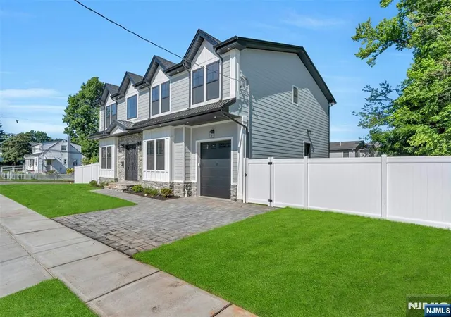 Homes for sale in Bergenfield, NJ | 66 Westview Dr, Bergenfield, NJ 07621 | MLS# 26018420
