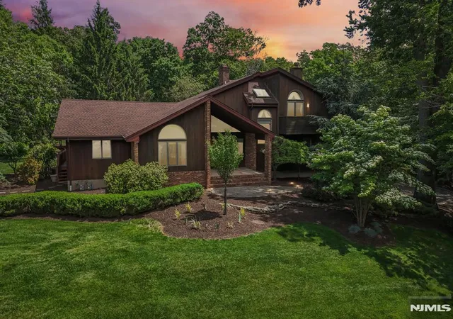 Homes for sale in Franklin Lakes, NJ | 741 Natures Wy, Franklin Lakes, NJ 07417 | MLS# 26018494