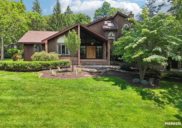 Homes for sale in Franklin Lakes, NJ | 741 Natures Wy, Franklin Lakes, NJ 07417 | MLS# 26018494
