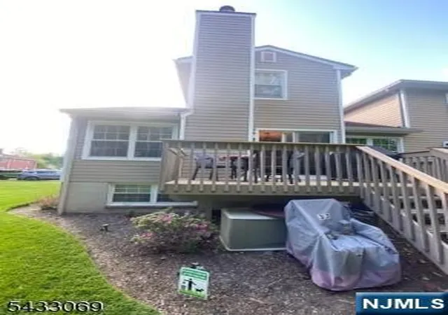 Homes for sale in Wanaque, NJ | 33 Dena Drive, Wanaque, NJ 07465 | Houzeo