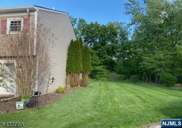 Homes for sale in Wanaque, NJ | 33 Dena Dr #33, Wanaque, NJ 07465 | MLS# 26018525