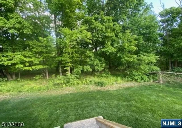 Homes for sale in Wanaque, NJ | 33 Dena Dr, Wanaque, NJ 07465