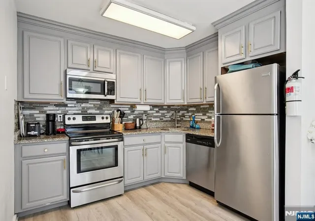 Homes for sale in Guttenberg, NJ | 416 68th St #11, Guttenberg, NJ 07093 | MLS# 26018543