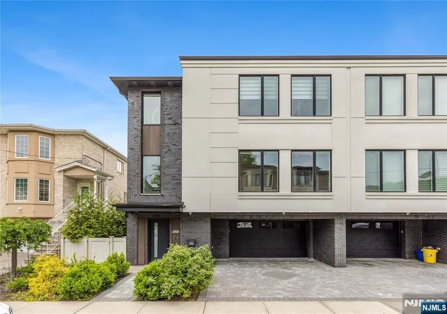 Homes for sale in Palisades Park, NJ | 471 1st Street, Palisades Park, NJ 07650 | Houzeo