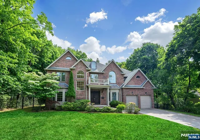 Homes for sale in Closter, NJ | 19 Walker Ave, Closter, NJ 07624 | MLS# 26018568
