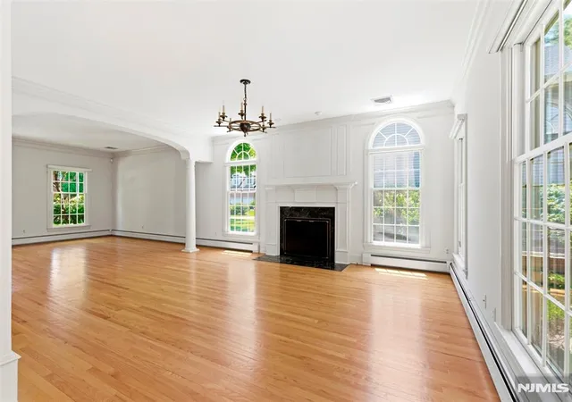 Homes for sale in Wyckoff, NJ | 7 Alex Ct, Wyckoff, NJ 07481 | MLS# 26018575