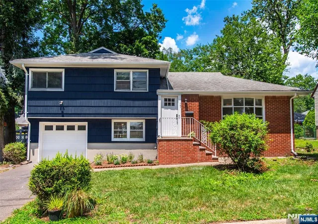 Homes for sale in Bergenfield, NJ | 107 Highland Ave, Bergenfield, NJ 07621 | MLS# 26018607