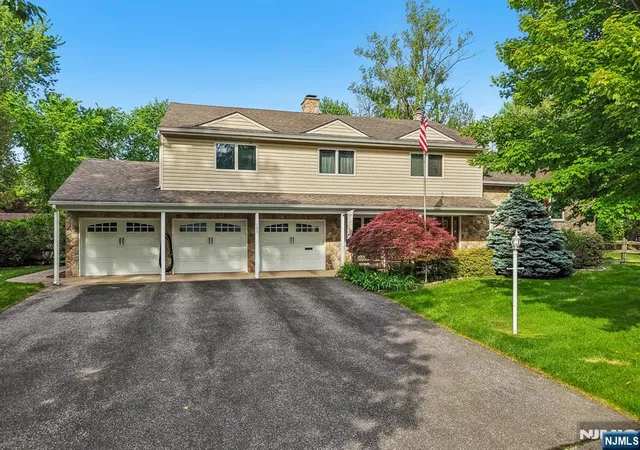 Photo 1 of Sale Pending at 123 Midwood Rd, Paramus, NJ 07652 | MLS# 26018631 | Listing updated on 2026-06-12
