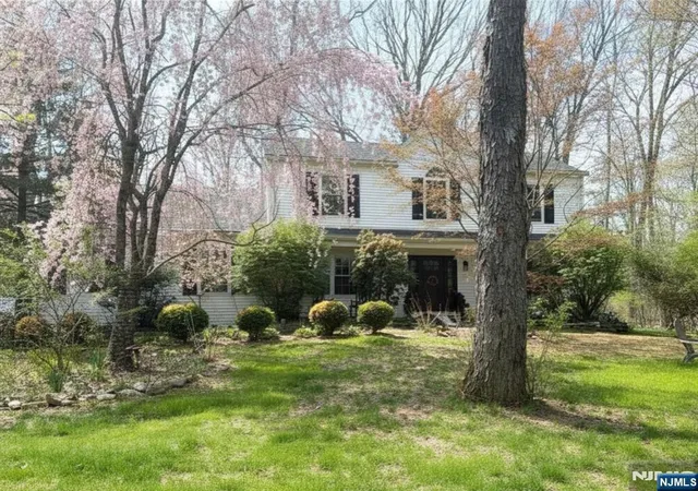 Homes for sale in Liberty, NJ | 10 Liberty Woods Dr, Liberty, NJ 07838 | MLS# 26018675