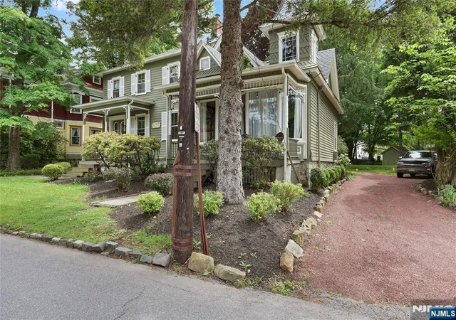 Homes for sale in Califon, NJ | 47 Main St, Califon, NJ 07830 | MLS# 26018737