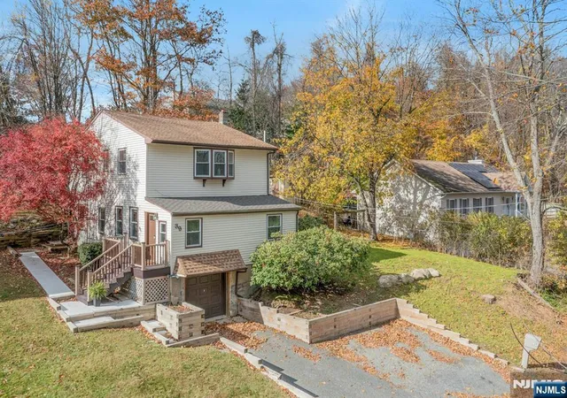 Homes for sale in West Milford, NJ | 39 Delaware Rd, West Milford, NJ 07421 | MLS# 26018784