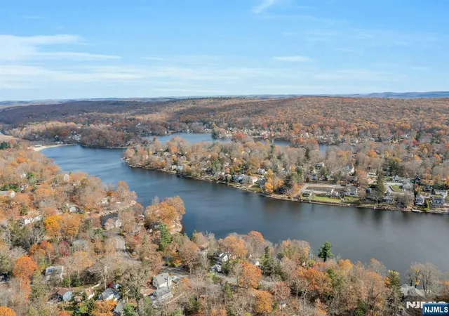 Photo 3 of Sale Pending at 39 Delaware Rd, Hewitt, NJ 07421 | MLS# 26018784 | Listing updated on 2026-09-11