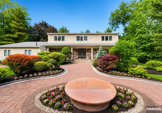 Homes for sale in Oradell, NJ | 690 Soldier Hill Rd, Oradell, NJ 07649 | MLS# 26018794