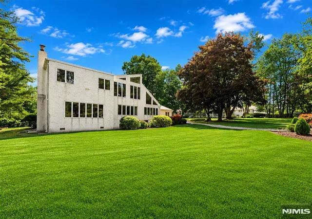 Homes for sale in Oradell, NJ | 690 Soldier Hill Rd, Oradell, NJ 07649 | MLS# 26018794