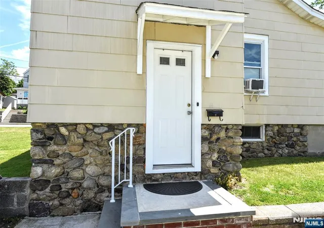 5th image of 52 Central Ave, Butler, NJ 07405 | MLS# 26018808