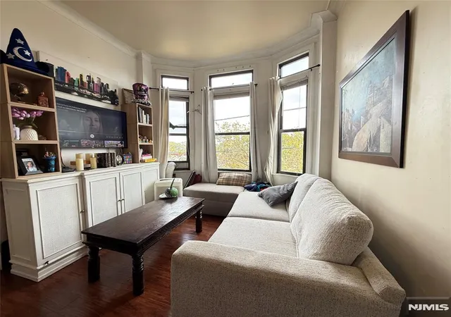 4th image of 811 30Th St, Union City, NJ 07087 | MLS# 26018841