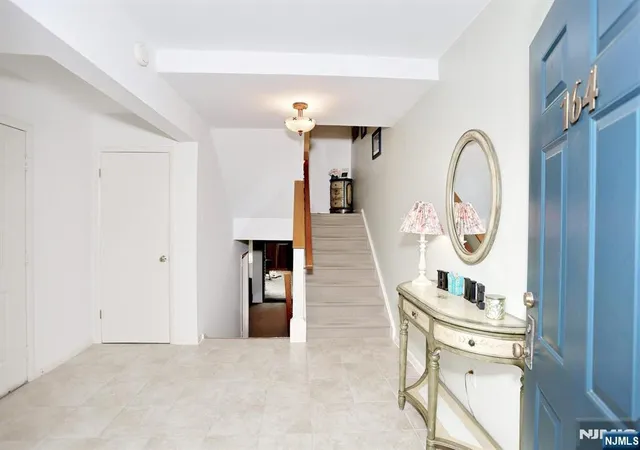5th image of 164 Winchester Ct, Twp Of Washington, NJ 07676 | MLS# 26018892