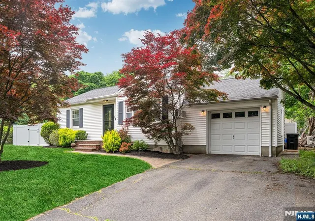23rd image of 419 Wyckoff Ave, Ramsey, NJ 07446 | MLS# 26018922