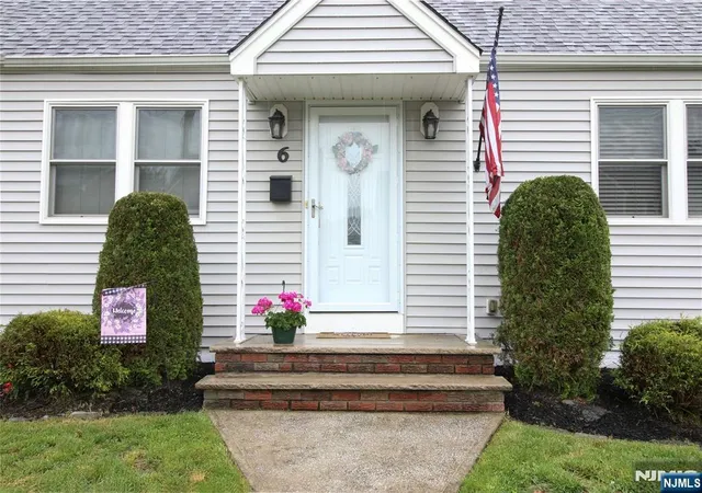 Homes for sale in Totowa, NJ | 6 Knollwood Rd, Totowa, NJ 07512 | MLS# 26018925