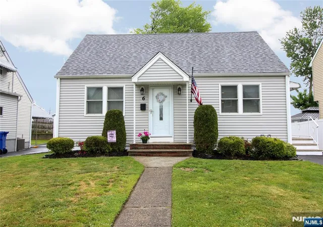 Homes for sale in Totowa, NJ | 6 Knollwood Rd, Totowa, NJ 07512 | MLS# 26018925