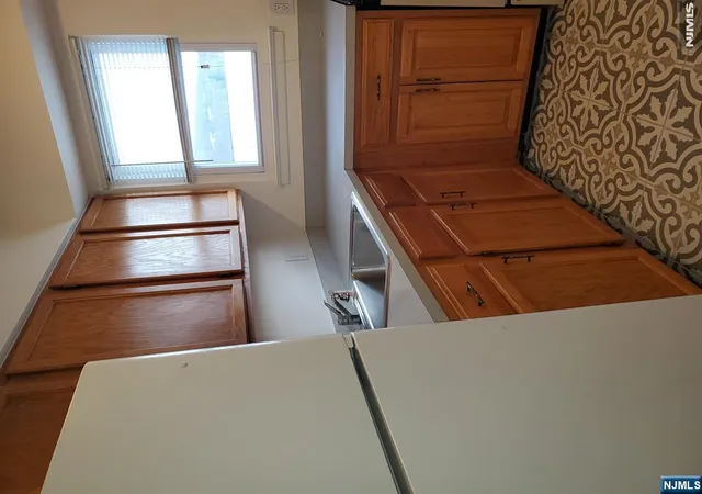 Listing Photo 4 - Condo for sale in building located at 100 Pierson Miller, Pompton Lakes, NJ 07442 - Unit #C52