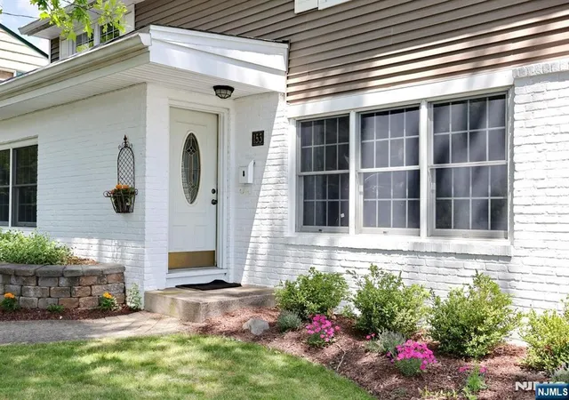 3rd image of 153 Bergen Ave, Waldwick, NJ 07463 | MLS# 26018981