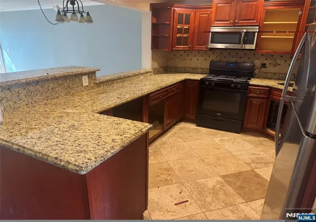 Homes for sale in Franklin, NJ | 1087 Oakcroft Ln, Franklin, NJ 08873 | MLS# 26018991