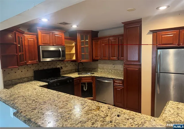 Homes for sale in Franklin, NJ | 1087 Oakcroft Ln, Franklin, NJ 08873 | MLS# 26018991