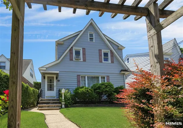 Homes for sale in Bergenfield, NJ | 28 Sylvan Ave, Bergenfield, NJ 07621 | MLS# 26018998
