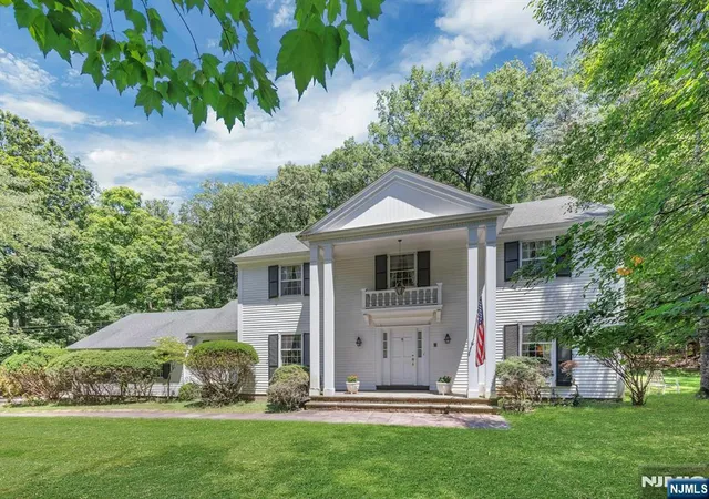 Homes for sale in Franklin Lakes, NJ | 621 Winding Hollow Dr, Franklin Lakes, NJ 07417 | MLS# 26019001