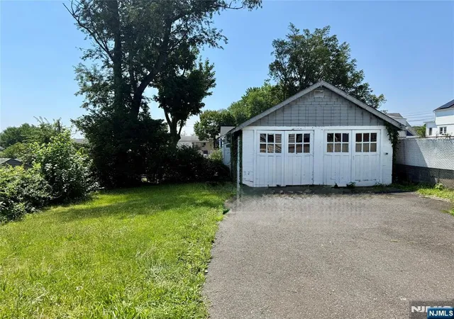 Photo 4 of Sale Pending at 76 Hamilton Ave, Lodi, NJ 07644 | MLS# 26019007 | Listing updated on 2026-07-31