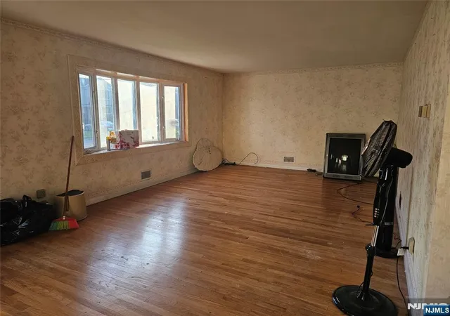 Homes for sale in Rochelle Park, NJ | 138 Madison Ave, Rochelle Park, NJ 07662 | MLS# 26019016