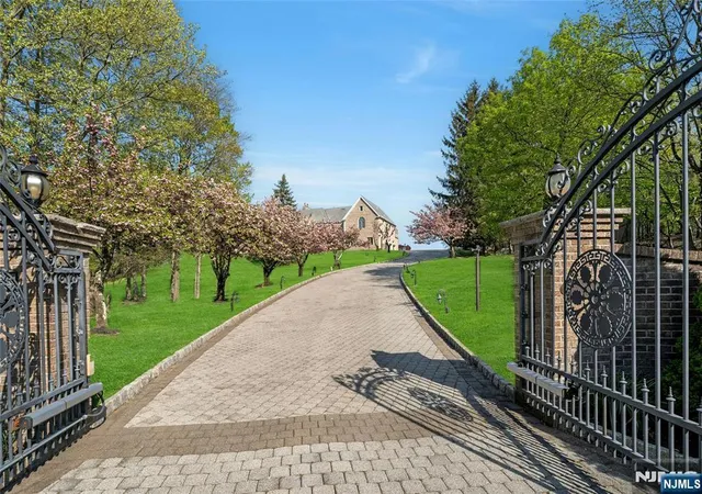 2nd image of 24 Club Wy, Cedar Grove, NJ 07009 | MLS# 26019037
