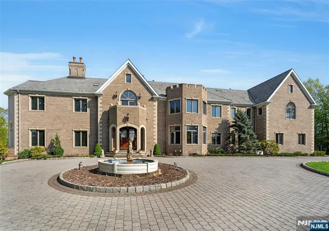 3rd image of 24 Club Wy, Cedar Grove, NJ 07009 | MLS# 26019037