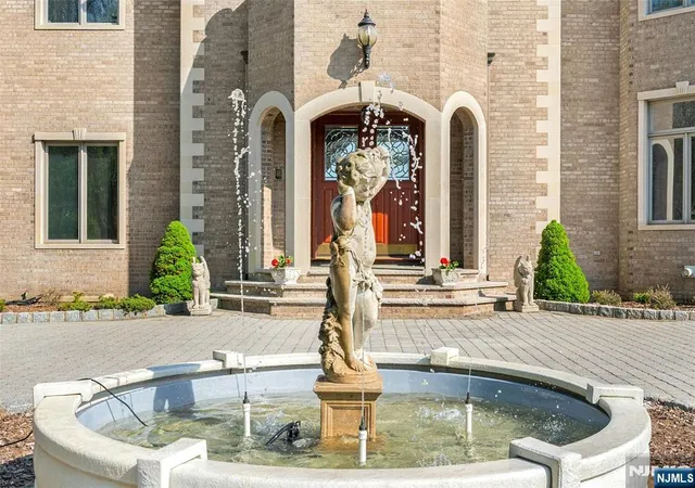 4th image of 24 Club Wy, Cedar Grove, NJ 07009 | MLS# 26019037