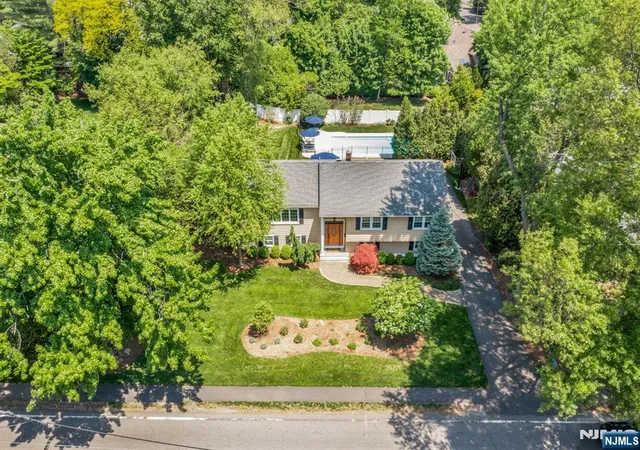 48th image of 114 Wyckoff Ave, Wyckoff, NJ 07481 | MLS# 26019038