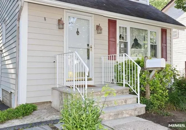 Homes for sale in Bergenfield, NJ | 49 S Franklin Ave, Bergenfield, NJ 07621 | MLS# 26019053
