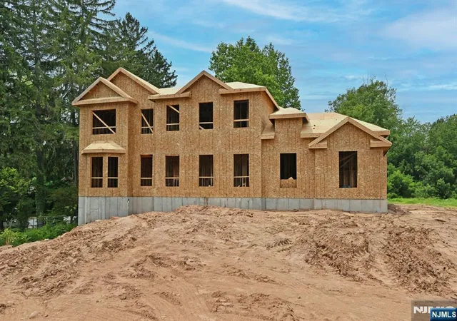 3rd image of 760 Pascack Rd, Twp Of Washington, NJ 07676 | MLS# 26019118