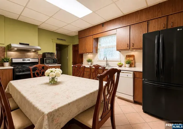 Photo 4 of Sale Pending at 102 State St, Bloomfield, NJ 07003 | MLS# 26019188 | Listing updated on 2026-08-21