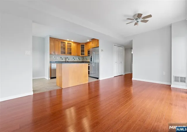 Homes for sale in Edgewater, NJ | 518 Ellery Ct #K518, Edgewater, NJ 07020 | MLS# 26019212