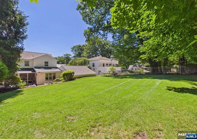 Homes for sale in Ridgewood, NJ | 318 Beechwood Rd, Ridgewood, NJ 07450 | MLS# 26019262