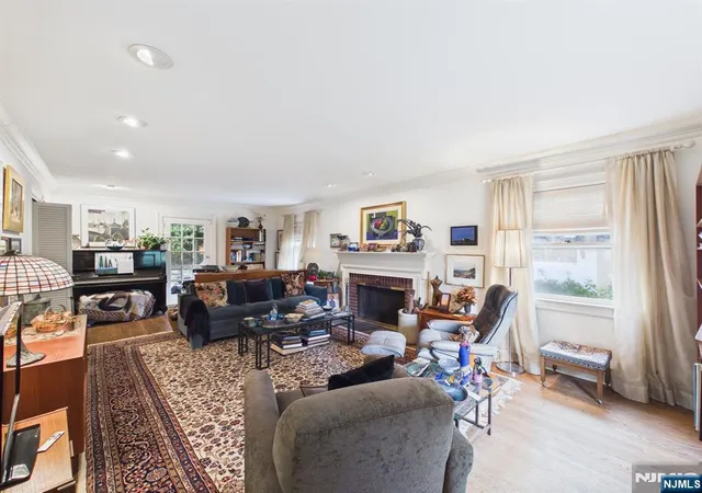 Homes for sale in Ridgewood, NJ | 318 Beechwood Rd, Ridgewood, NJ 07450 | MLS# 26019262