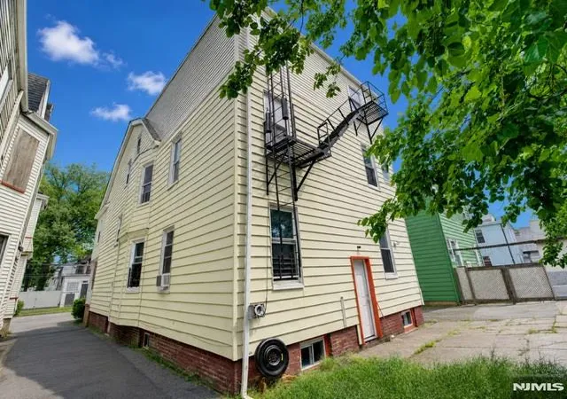 27th image of 1035 Hunterdon St, Newark, NJ 07112 | MLS# 26019274